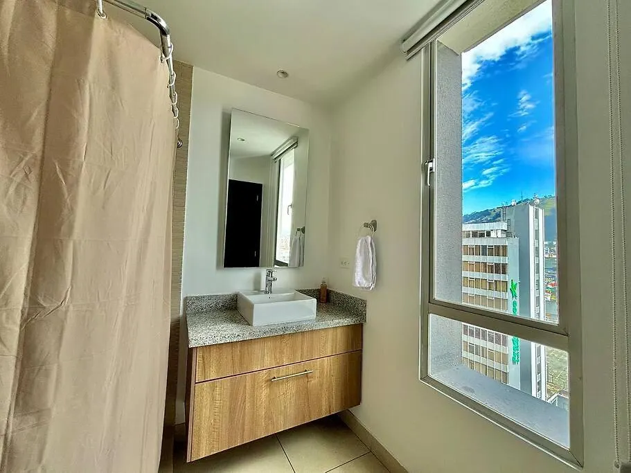 Moderno Y Con Vistas, Depar Junto A Hotel Marriot Quito 0*,  Ecuador